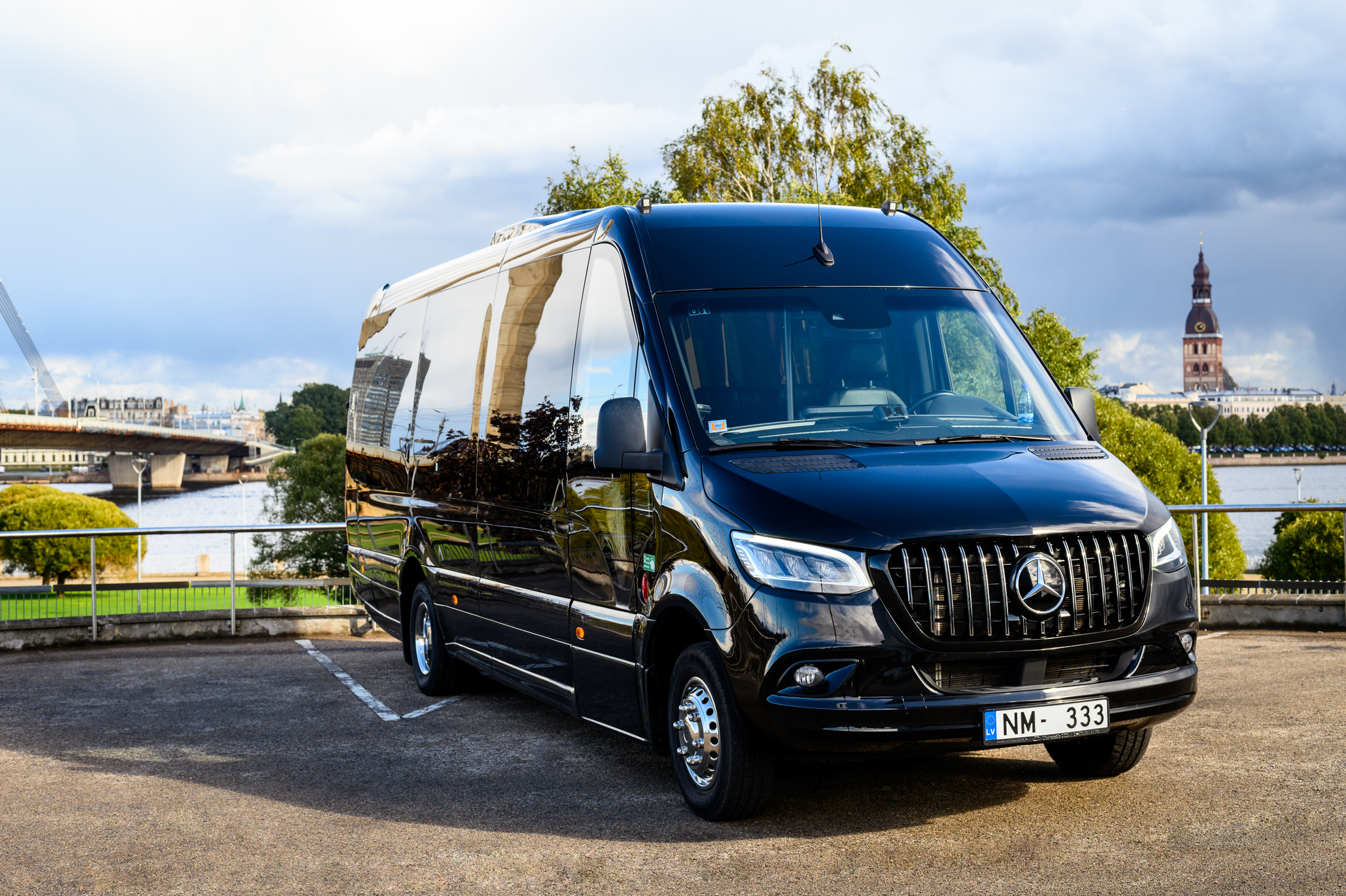 Airport transfer with punctual pickup and smooth arrival